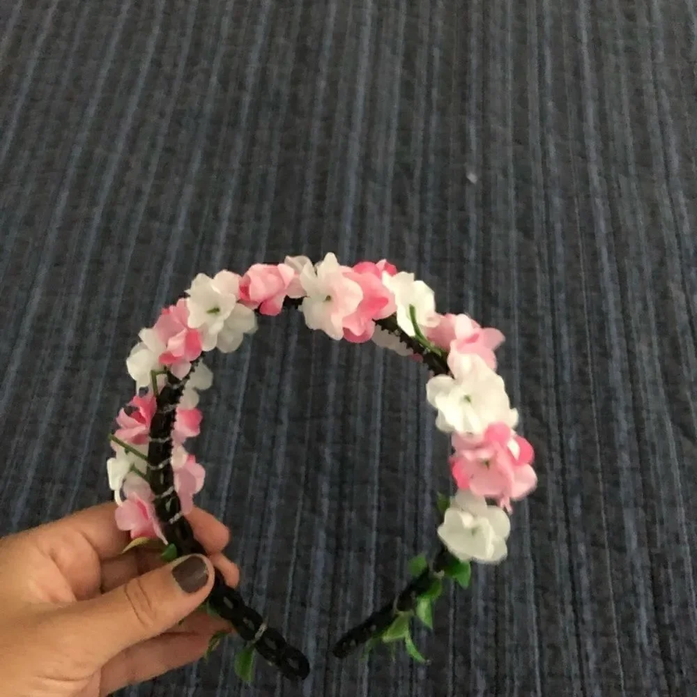 Flowers crown for maternity photo shoot